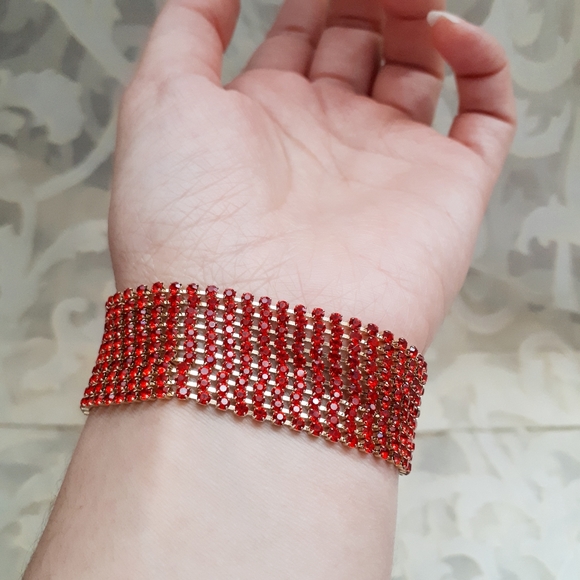 Multistrand bracelet with red rhinestones - Picture 10 of 10